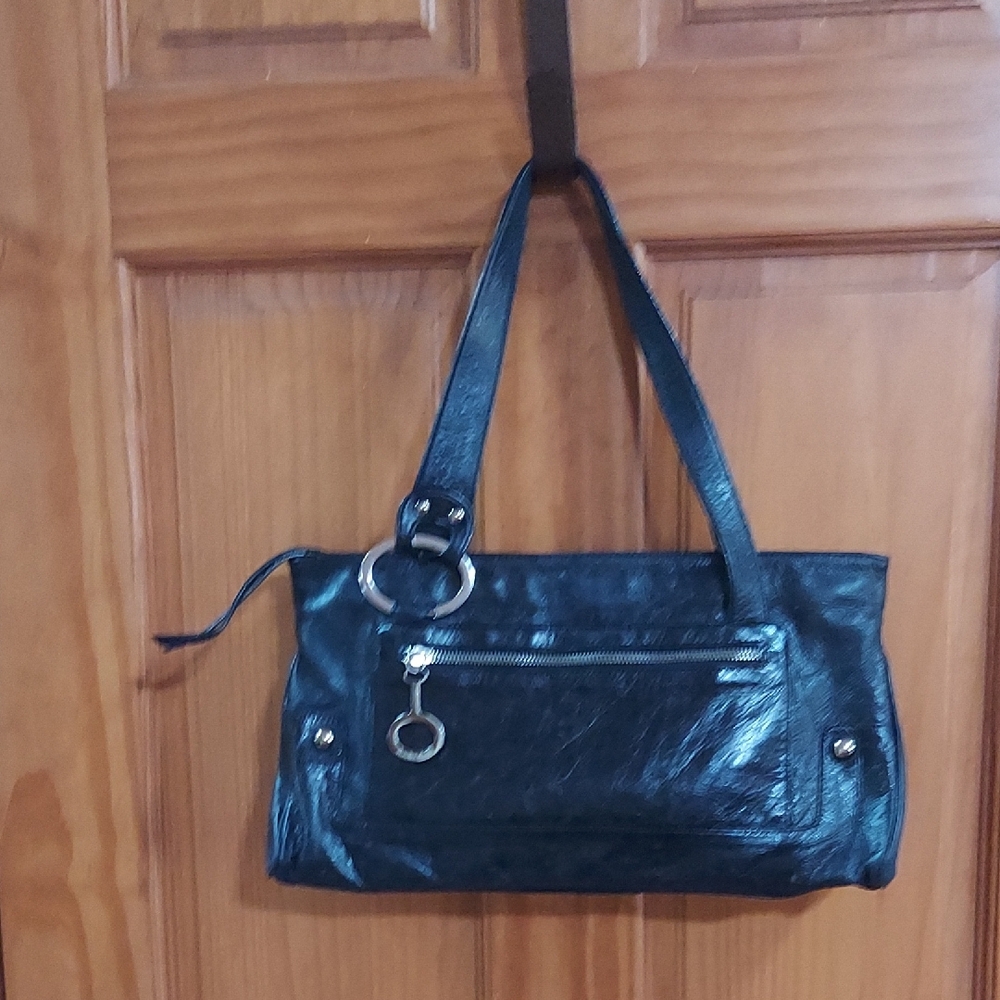 Elegant Black Leather Shoulder Bag